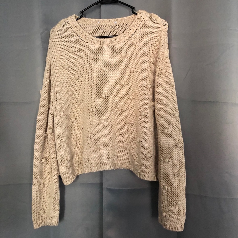 Super cute semi cropped sweater!